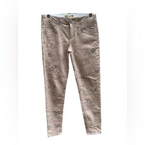 Democracy Tan Floral Skinny Jeans- stretch w/ elastic waist for better fit- 6